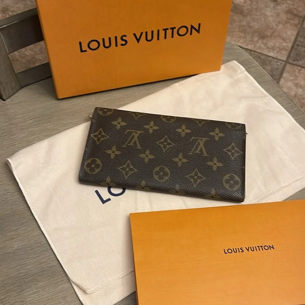 Louis Vuitton Vintage Sarah Wallet